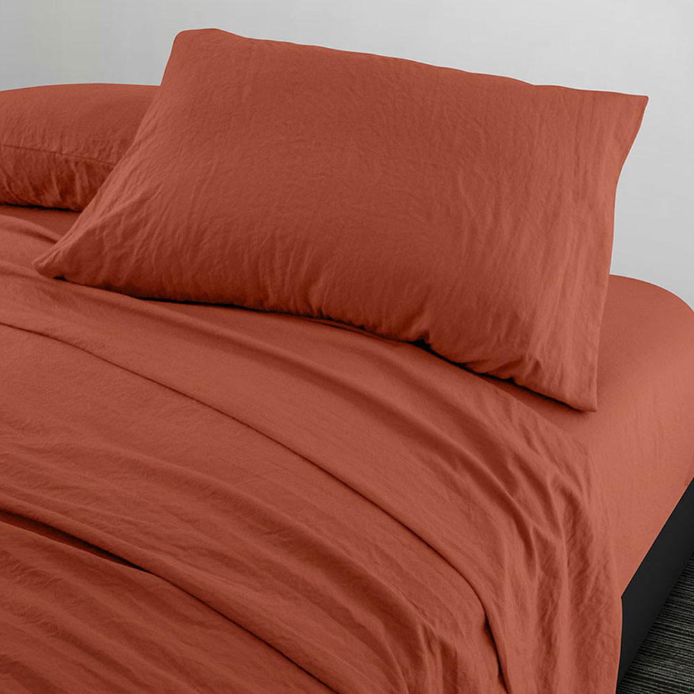 Juego De Sabana Clark Terracota King Size Microfibra